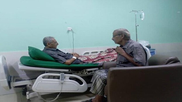رئيس نقابة الصحفيين والإعلاميين الجنوبيين بعدن يطمئن على صحة الصحفي نجيب صديق
