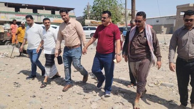 الداؤودي يدشن مشروع “إعادة تأهيل دوار بئر فضل” بشارع الخمسين
