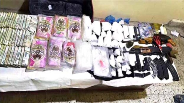 ضبط مروج وبحوزته أكثر من 10 كيلوغرامات من الشبو والحشيش المخدر بالمكلا